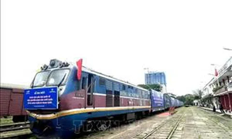 Tàu liên vận Việt - Trung mở ra giai đoạn phát triển mới quan hệ giữa hai nước