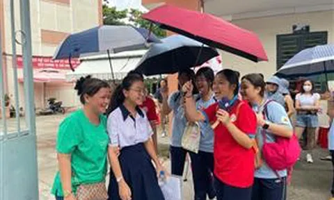 Thi tuyển sinh lớp 10: Thí sinh TP Hồ Chí Minh 'thở phào' với đề môn Toán