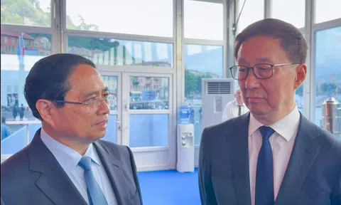Thủ tướng Phạm Minh Chính gặp Phó Chủ tịch Trung Quốc Hàn Chính