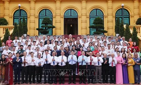 Chủ tịch nước Lương Cường: Sự sáng tạo và tài hoa là yếu tố quan trọng nhất tạo nên giá trị bền vững cho sản phẩm truyền thống