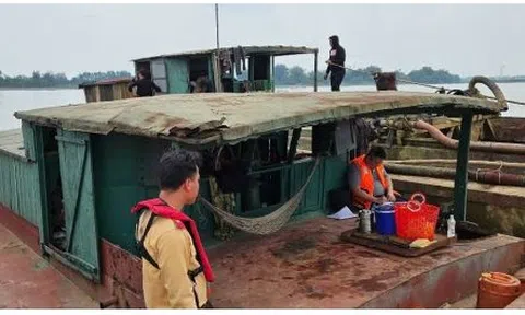 Bắt chủ tịch công ty bán hóa đơn khống để hợp thức hóa cát khai thác trái phép
