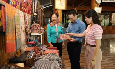 Bảo tồn nghề dệt thổ cẩm truyền thống của đồng bào dân tộc Thái Nghệ An