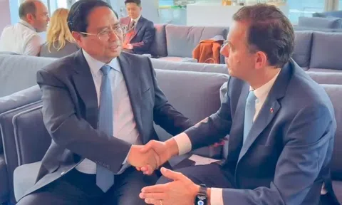 Thủ tướng Phạm Minh Chính gặp Thủ tướng Bồ Đào Nha