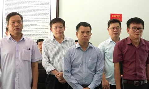 Nguyên giám đốc Trung tâm Đăng kiểm xe cơ giới ở Huế cùng thuộc cấp lĩnh án vì nhận hối lộ