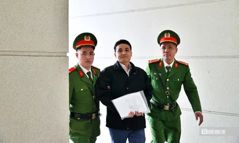 Cựu phó giám đốc sở hầu tòa vì hưởng lợi tiền tỷ vụ “chuyến bay giải cứu”