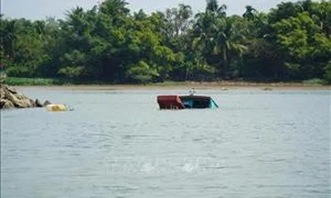 Hai người tử vong do lật thuyền tại vùng nước sâu