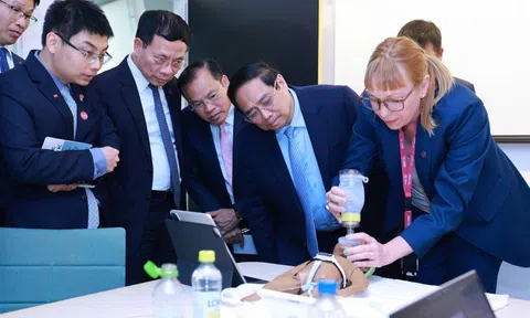 Thủ tướng đề nghị đại học y khoa danh tiếng nhất Thụy Điển hợp tác sâu rộng hơn với Việt Nam