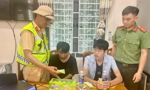 Phát hiện 2 thanh niên ngoại quốc bị dụ dỗ “việc nhẹ lương cao”, lạc sang ở Việt Nam