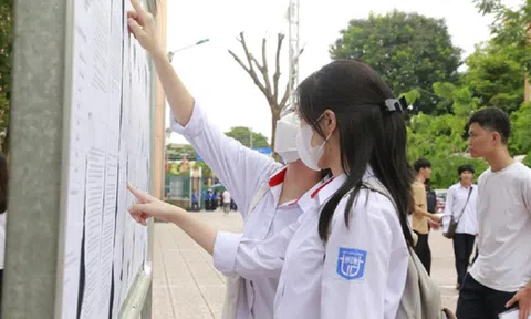 Trường chuyên đầu tiên ở Tp.HCM công bố điểm thi, điểm chuẩn lớp 10