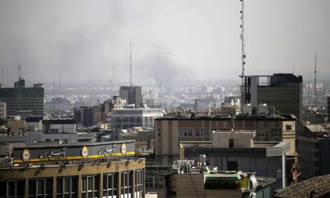 Israel tấn công đơn vị đặc biệt của IRGC, Iran từ chối đàm phán