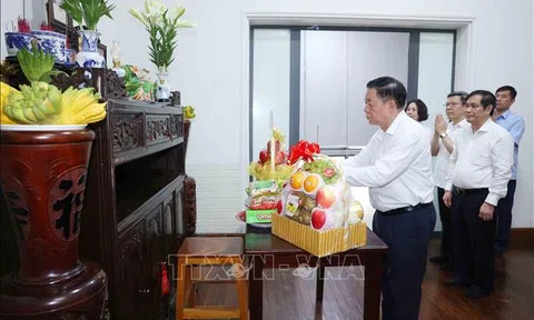 100 năm Báo chí Cách mạng Việt Nam: Đồng chí Nguyễn Trọng Nghĩa thăm và chúc mừng các nhà báo lão thành