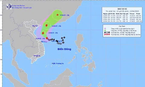 Bão số 1 bất thường, hiếm gặp