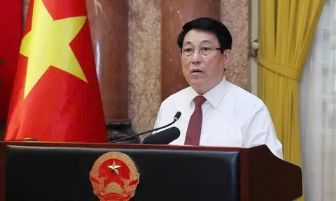 Chủ tịch nước: Báo chí phải luôn là người đồng hành tỉnh táo và tin cậy