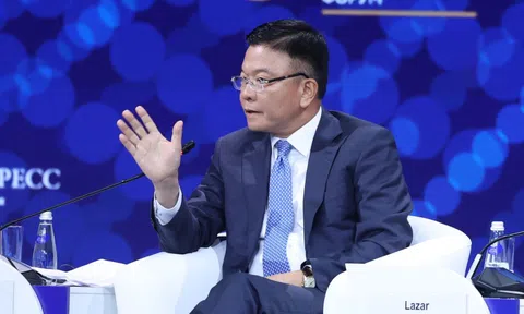 Phó Thủ tướng Lê Thành Long đối thoại về các vấn đề nóng tại Diễn đàn Kinh tế quốc tế Saint Petersburg, LB Nga