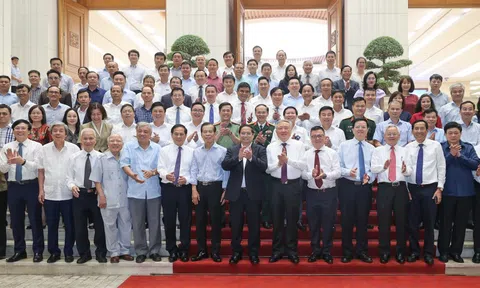 Thủ tướng: Báo chí cách mạng tiếp tục phát huy truyền thống trăm năm với 'tâm sáng - lòng trong - bút sắc'
