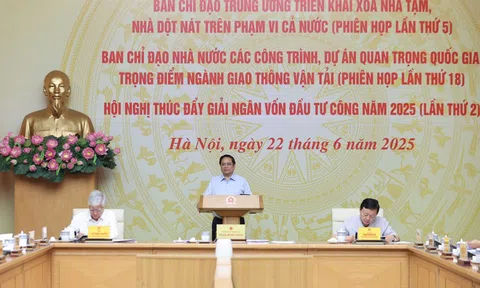 Thủ tướng: Không vì triển khai chính quyền địa phương 2 cấp mà ảnh hưởng tới các công việc