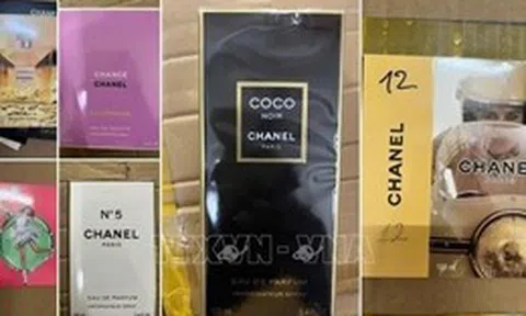 Triệt phá đường dây sản xuất nước hoa giả tại TP Hồ Chí Minh