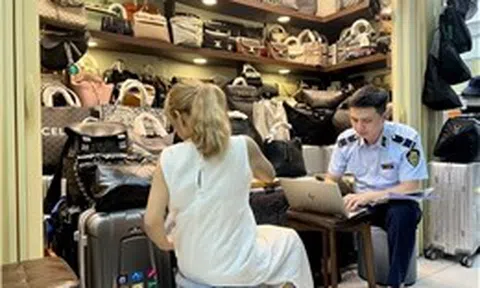 Hộ kinh doanh tại Saigon Square tiếp tục bị kiểm tra