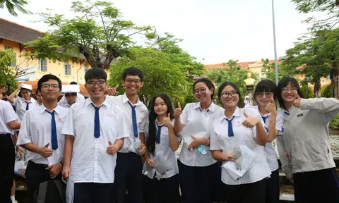 Thí sinh Cần Thơ: Đề thi tốt nghiệp vừa sức, sát thực tế, khơi gợi tình yêu quê hương đất nước