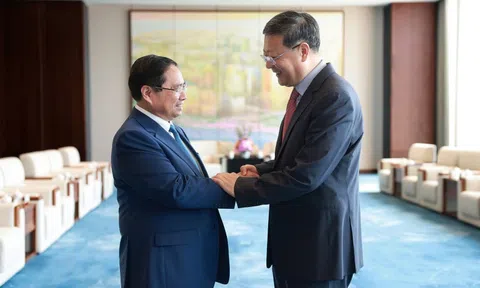 Thủ tướng Phạm Minh Chính hội kiến Bí thư Thành ủy Thượng Hải