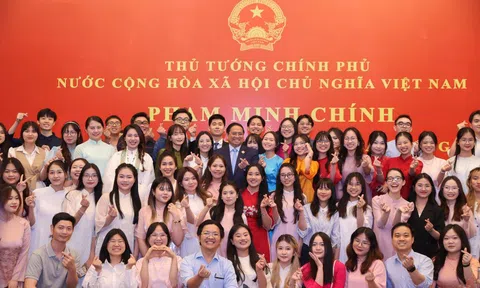Thủ tướng gặp gỡ cộng đồng người Việt Nam tại Trung Quốc