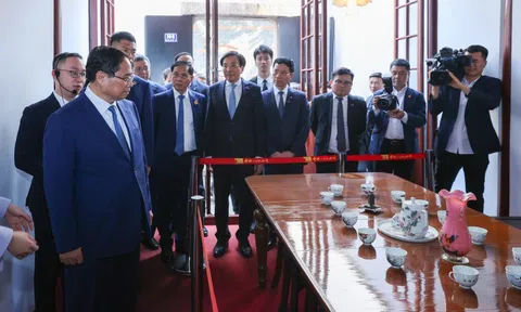 Thủ tướng thăm Khu Di tích Đại hội lần thứ nhất của Đảng Cộng sản Trung Quốc