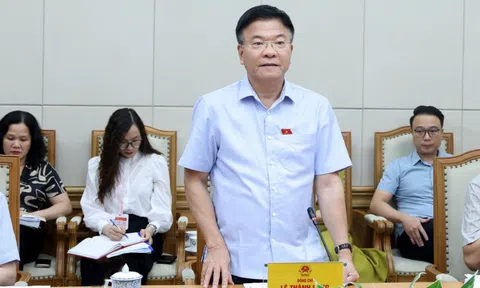 Phó Thủ tướng Lê Thành Long làm việc với Tổng công ty Hàng hải Việt Nam về công tác chuẩn bị Đại hội Đảng
