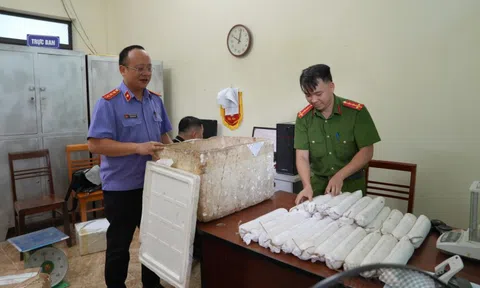Khởi tố 4 người vụ mua thuốc nổ chế mìn