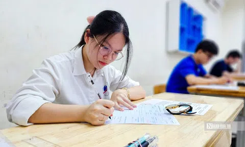 Thi tốt nghiệp THPT: Thí sinh “vượt ải” bài thi tự chọn