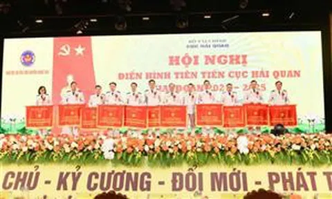 Hải quan tôn vinh tập thể, cá nhân điển hình tiên tiến