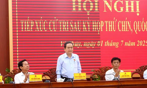 Chủ tịch Quốc hội Trần Thanh Mẫn tiếp xúc cử tri TP. Cần Thơ