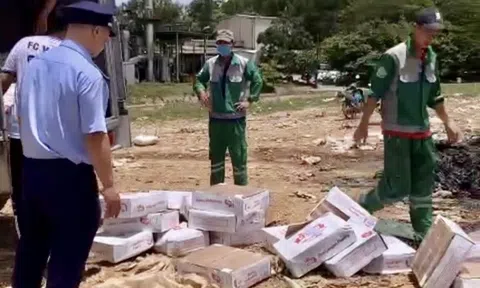 Tiêu huỷ 1 tấn chân gà đông lạnh mua trôi nổi trên mạng xã hội