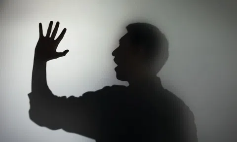 Giải cứu nam sinh bị 'thao túng tâm lý', ép vào nhà nghỉ giữa đêm