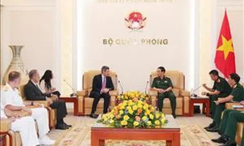 Đại tướng Phan Văn Giang tiếp Quốc vụ khanh Quốc phòng Italy