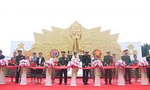 Tình đoàn kết đặc biệt Việt Nam - Lào mãi trường tồn
