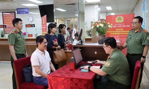 Định danh điện tử mức độ 2 cho người nước ngoài: Thuận lợi, an toàn, nhanh chóng