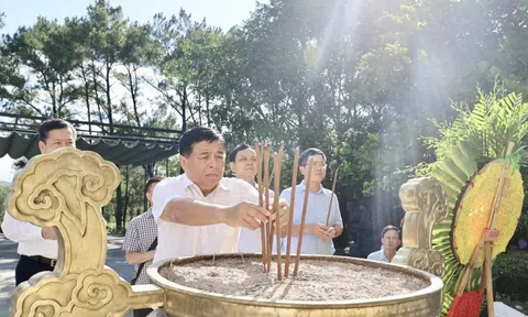 Phó Thủ tướng Nguyễn Chí Dũng tri ân các anh hùng liệt sĩ