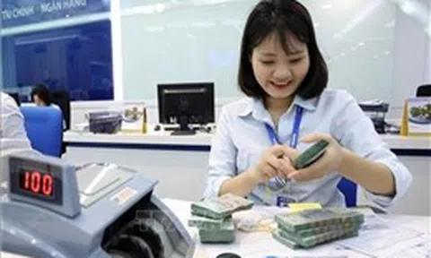 Tiếp tục giảm lãi suất, hỗ trợ tăng trưởng kinh tế cuối năm