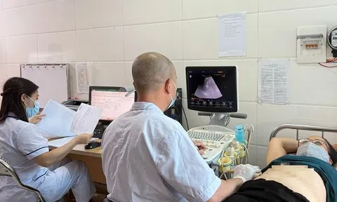 Các cơ sở y tế Hà Nội đổi mới để "giữ chân" người bệnh