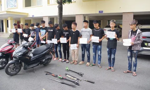 Tạm giữ 11 đối tượng mang hung khí đuổi nhau ở Ninh Bình