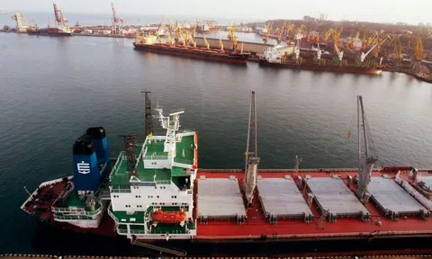 Hungary muốn giảm phụ thuộc vào dầu Nga, cảng Odessa được gọi tên
