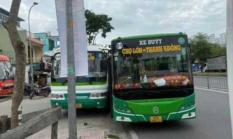 Công an vào cuộc vụ xe buýt rượt đuổi, chèn ép nhau giữa phố
