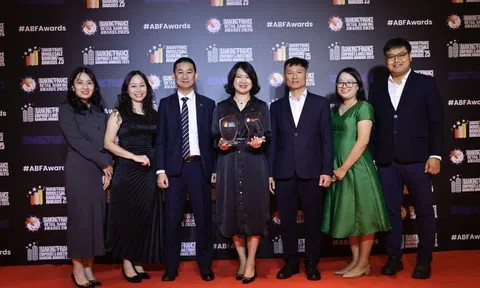 Vietcombank tiếp tục được vinh danh và nhận cú đúp giải thưởng quản trị rủi ro từ Asian Banking and Finance