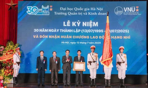 Trường Quản trị và Kinh doanh (HSB) kỷ niệm 30 năm thành lập, đón nhận Huân chương Lao động hạng Nhì