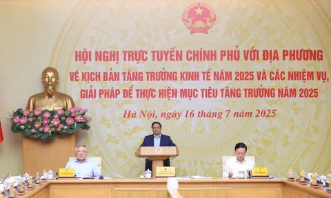 Thủ tướng: Phấn đấu tăng trưởng kinh tế năm 2025 từ 8,3-8,5%