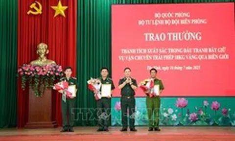 Khen thưởng các đơn vị ngăn chặn vụ vận chuyển trái phép 18kg vàng qua biên giới