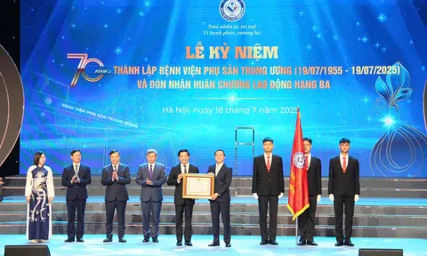Bệnh viện đầu tiên áp dụng thành công kỹ thuật Lisa và Insure cho trẻ sinh cực non, suy hô hấp nặng