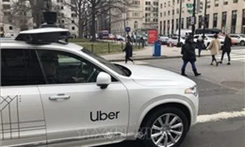 Uber đầu tư 300 triệu USD vào dự án xe robot taxi