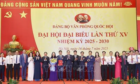 Chủ tịch Quốc hội Trần Thanh Mẫn dự Đại hội Đảng bộ Văn phòng Quốc hội