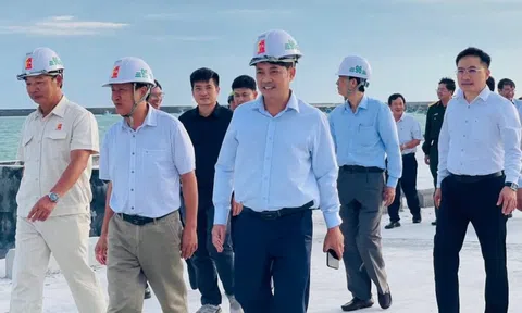 Cận cảnh dự án khu neo đậu tránh trú bão kết hợp cảng cá ở Đặc khu Phú Quý